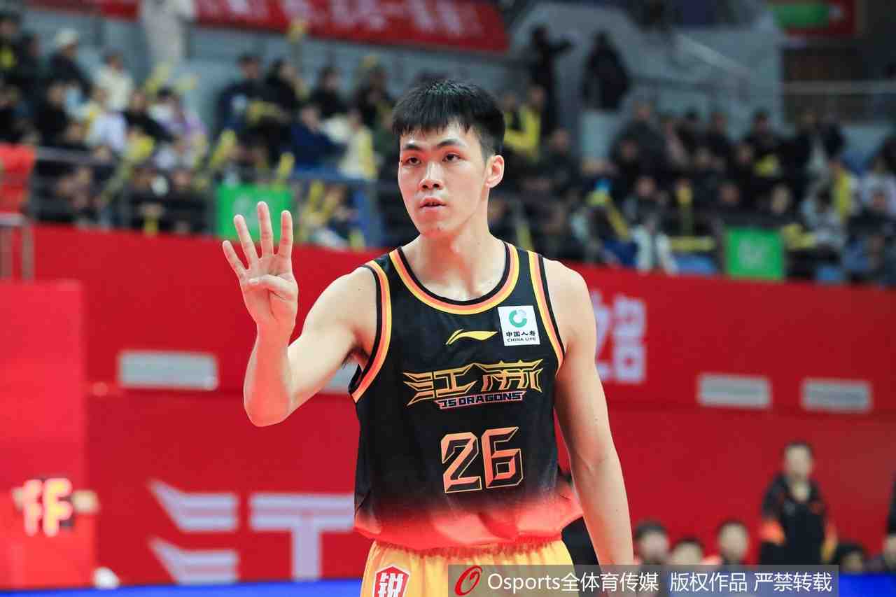 球队的肯定!媒体人:庞峥麟新赛季将担任江苏肯帝亚队长